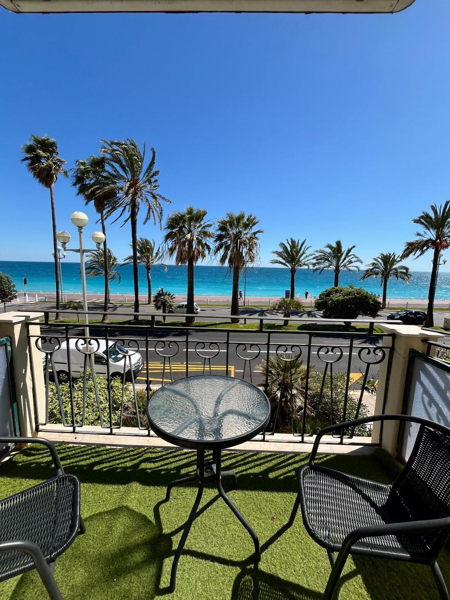 Flots D'azur Promenade Des Hotell 3*