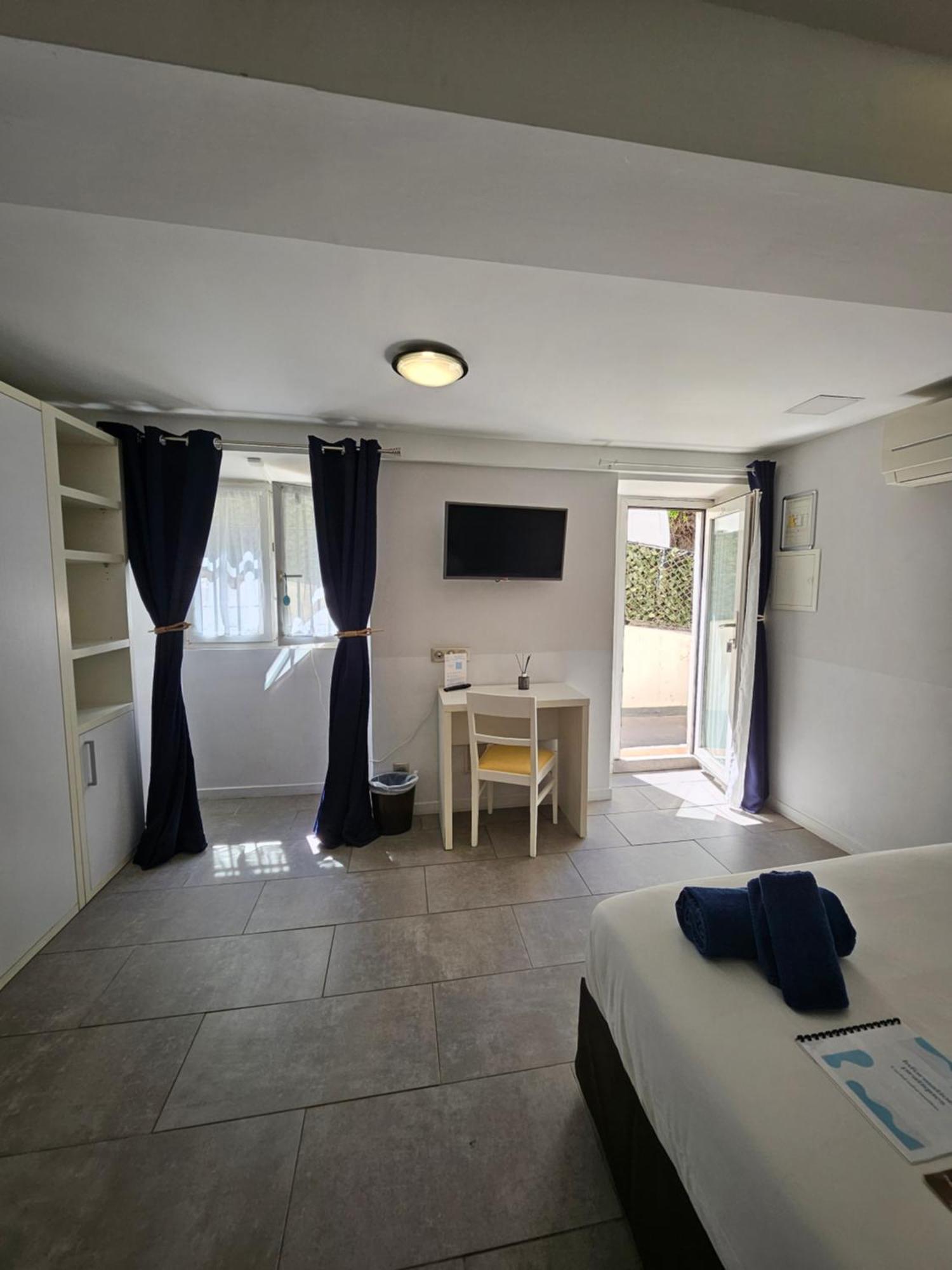 Flots D'azur Promenade Des Hotell 3*