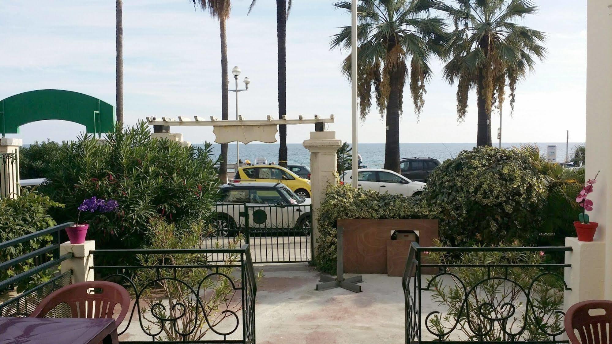 Flots D'azur Promenade Des Hotell